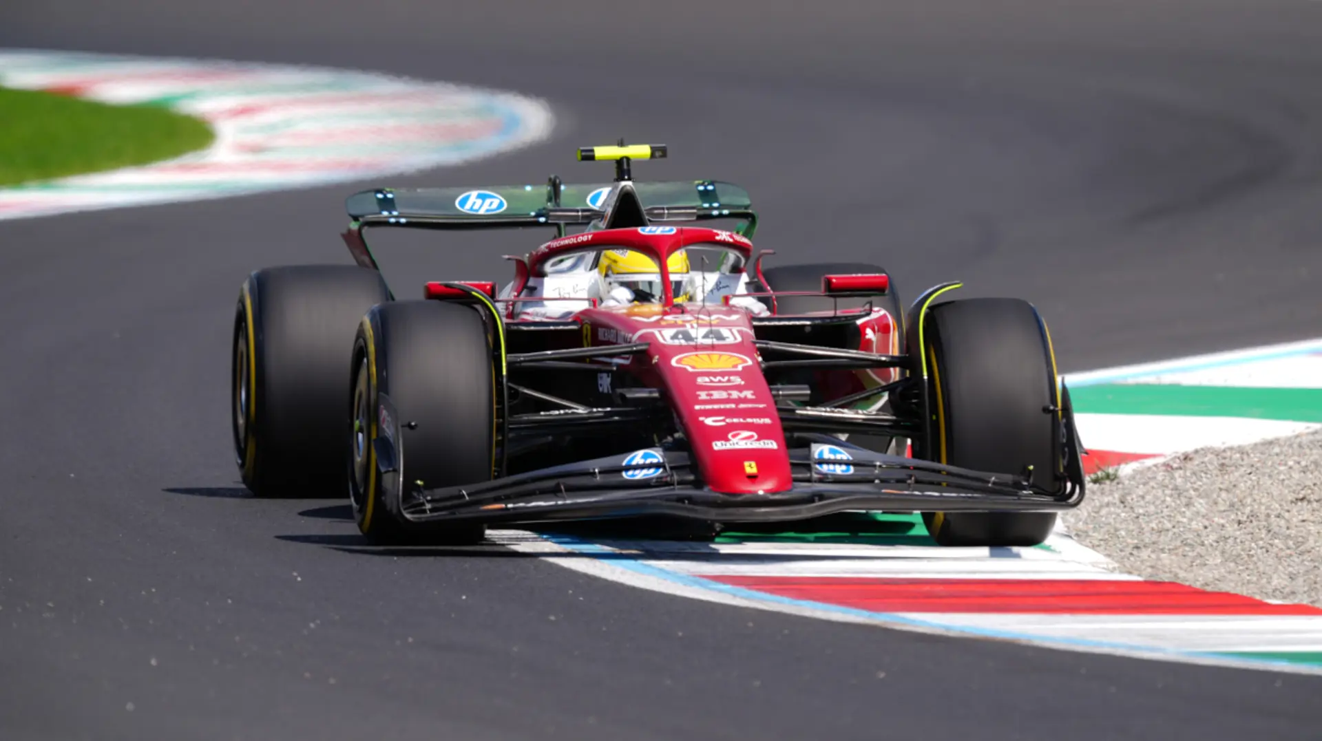 Hamilton e Ferrari Monza 2025